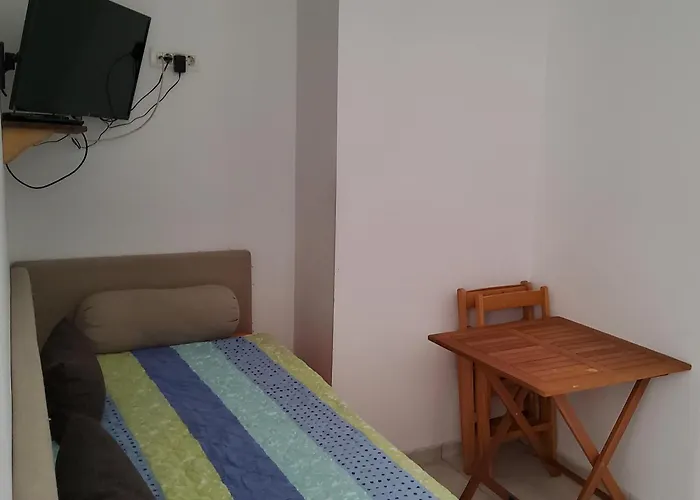 Appartement Holidays Budget 12 *