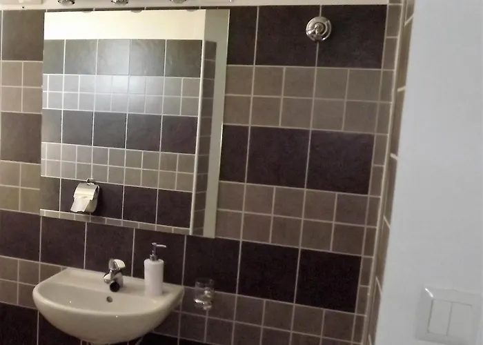 Appartement Holidays Budget 12 *